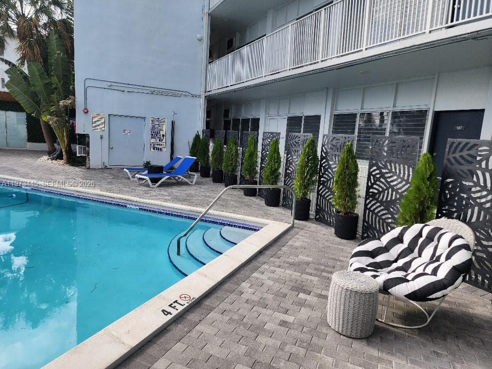 A11973445 — Miami Beach — 30
