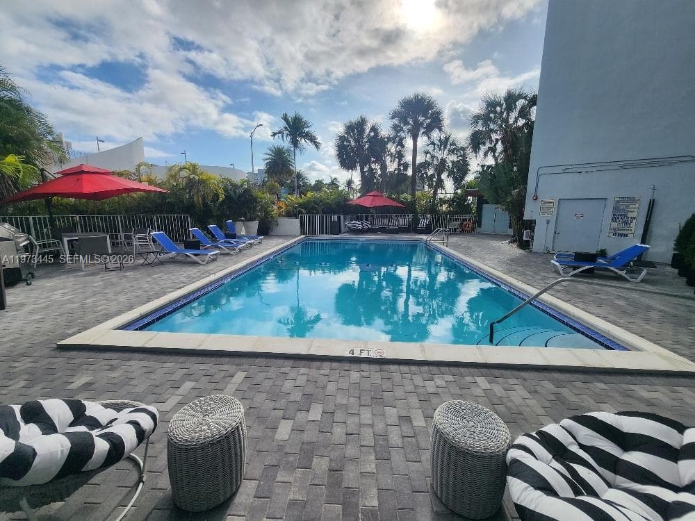 A11973445 — Miami Beach — 31