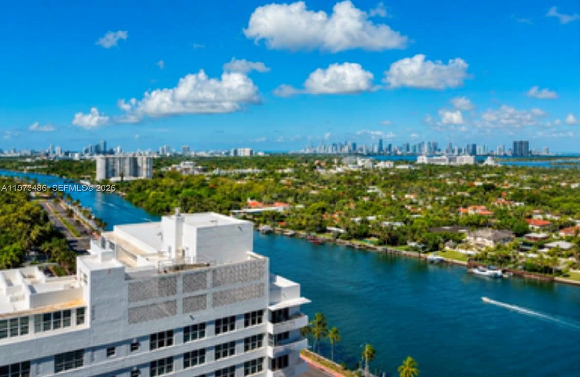 A11973486 — Miami Beach — 9