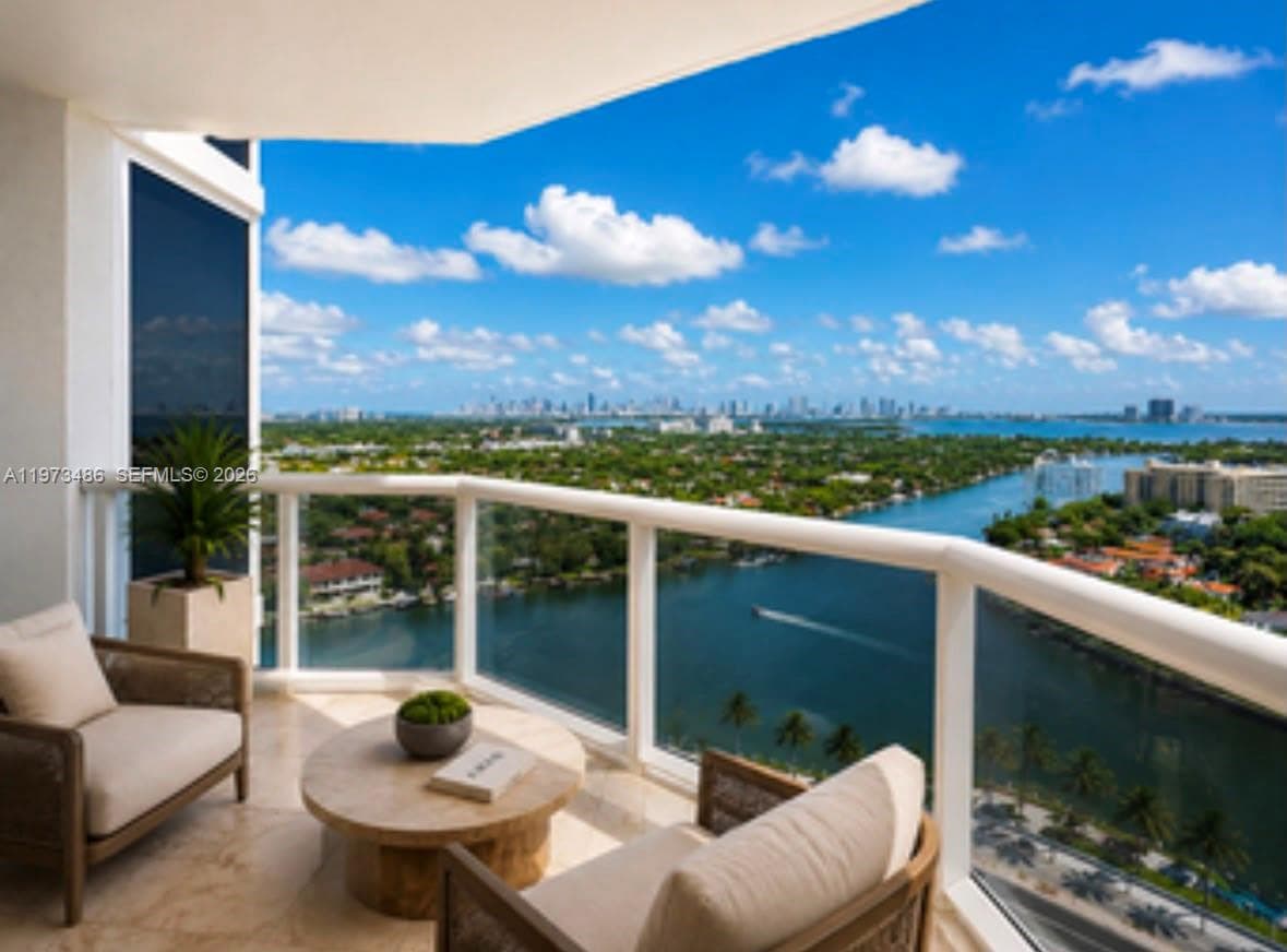 A11973486 — Miami Beach — 10