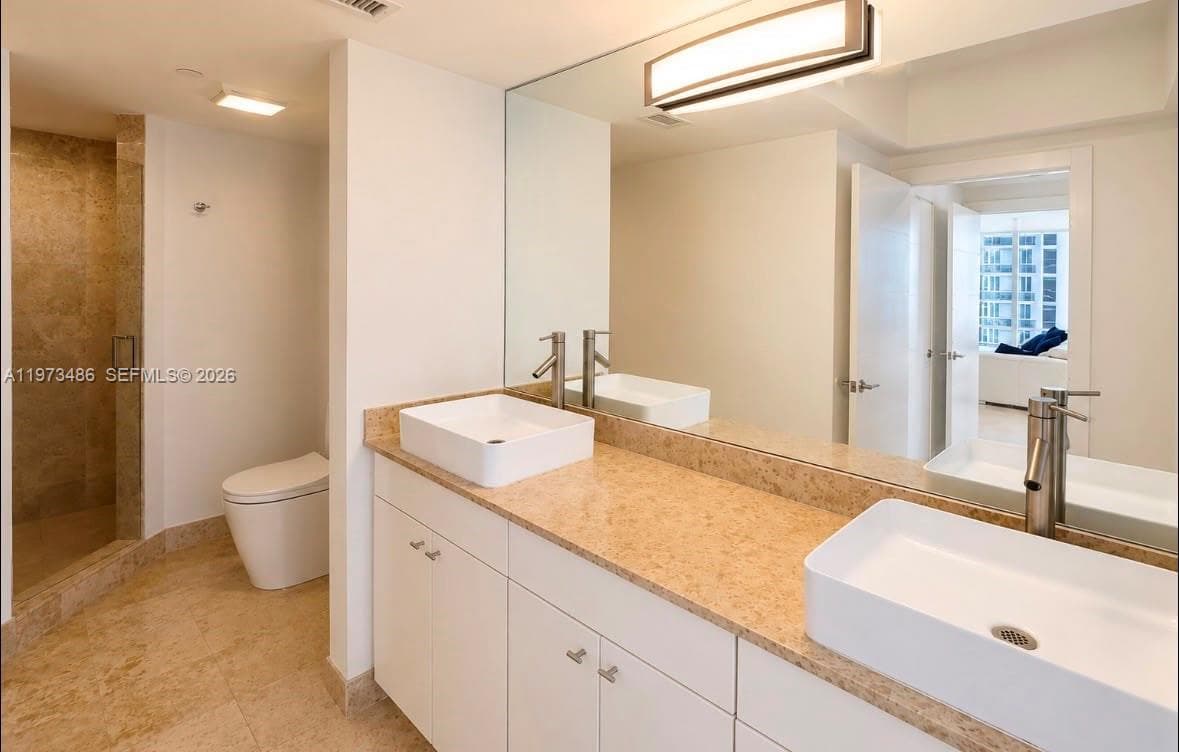 A11973486 — Miami Beach — 14