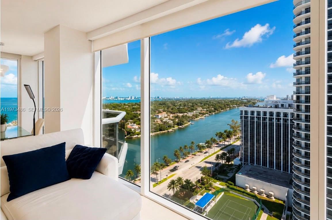 A11973486 — Miami Beach — 4