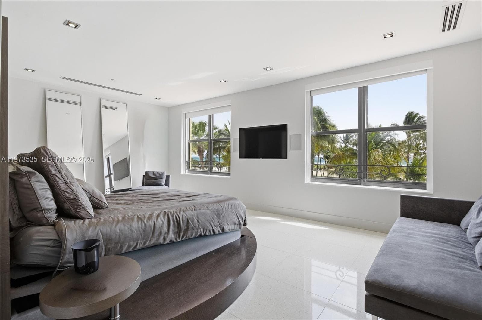 A11973535 — Miami Beach — 15