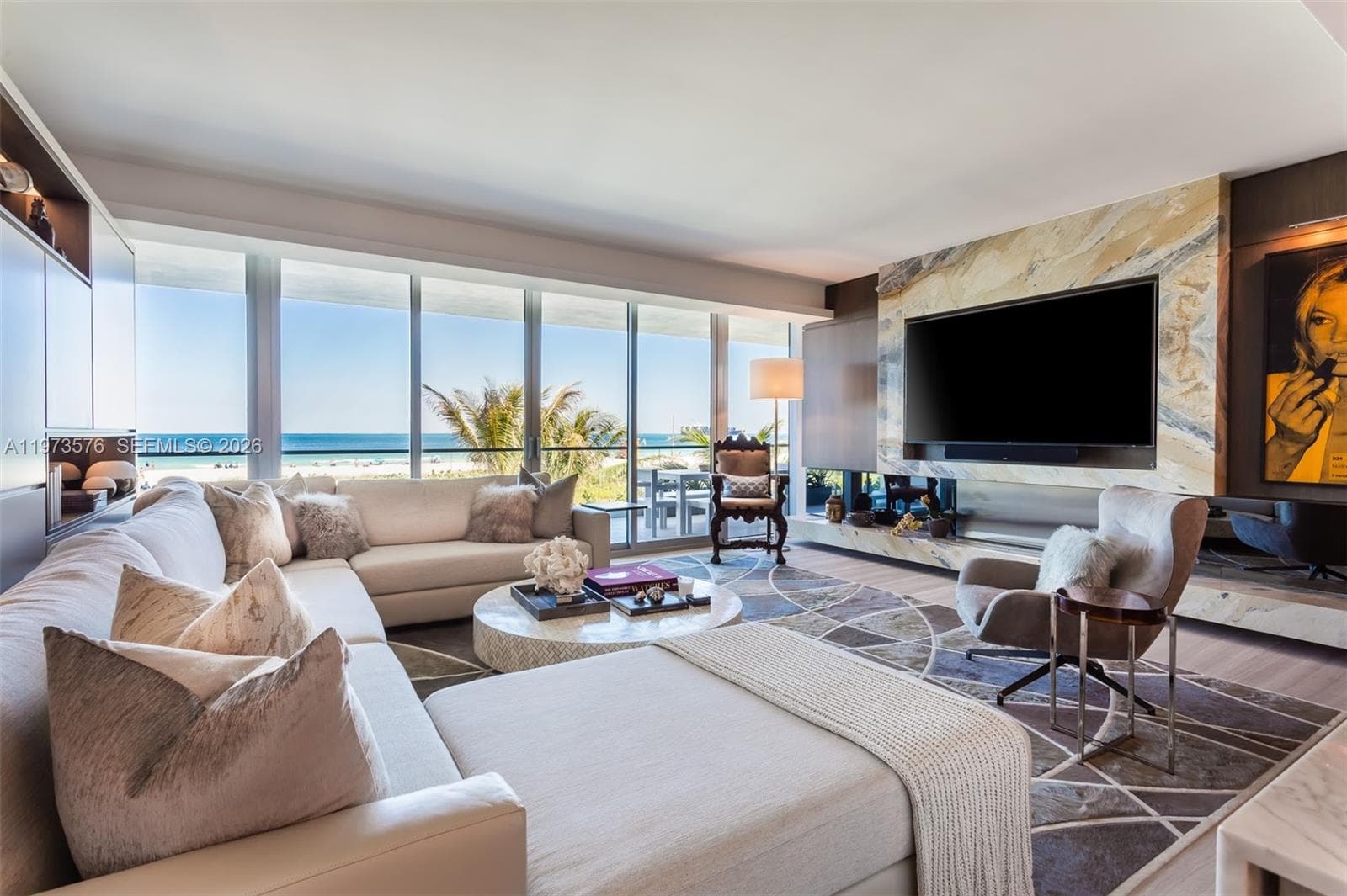 A11973576 — Miami Beach