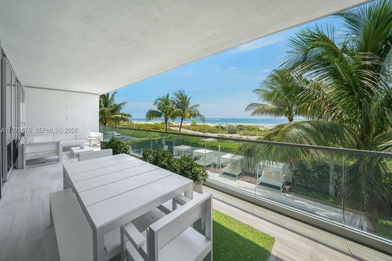 A11973576 — Miami Beach — 8