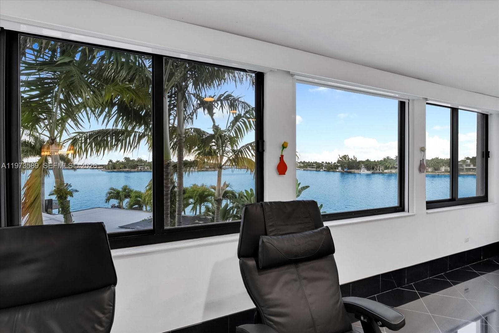 A11973589 — Miami Beach — 40