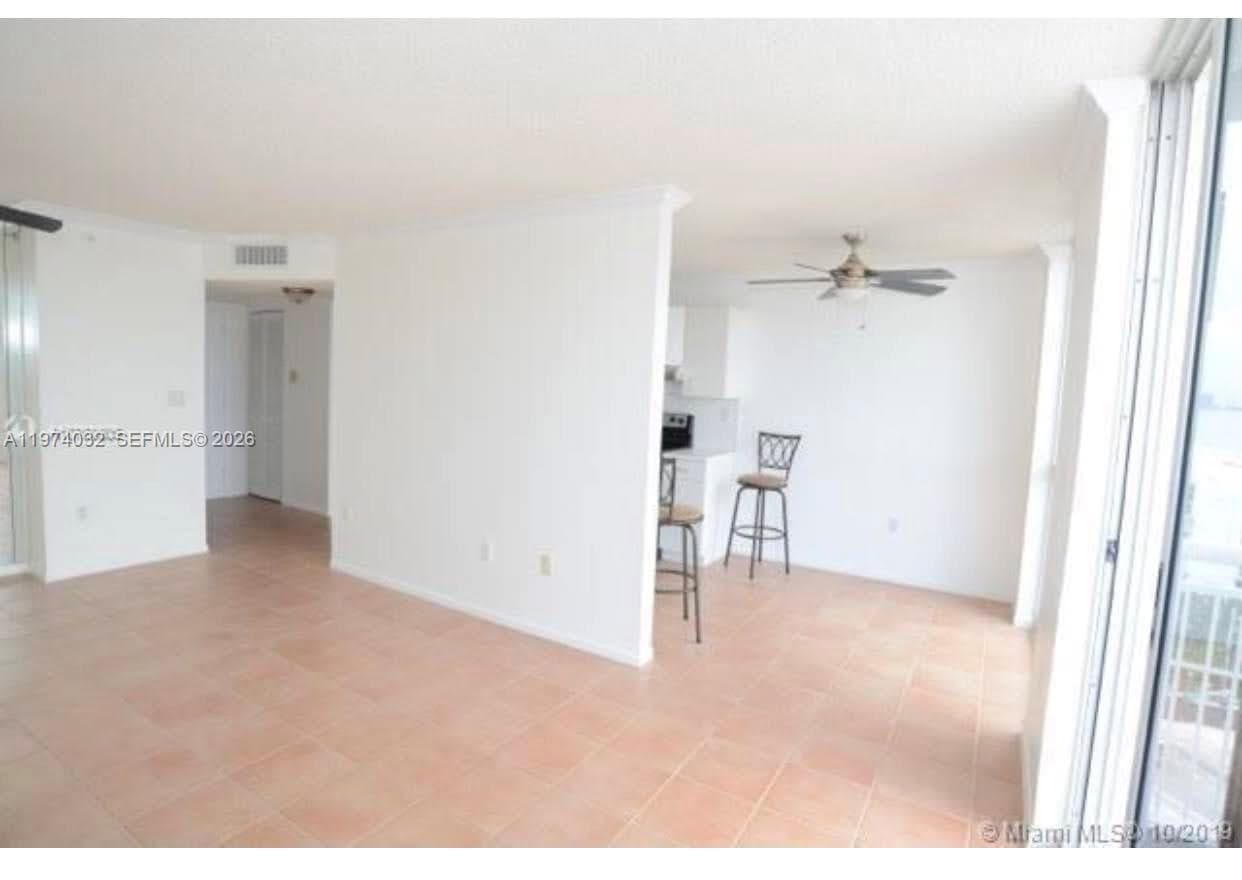 A11974032 — Miami Beach — 16