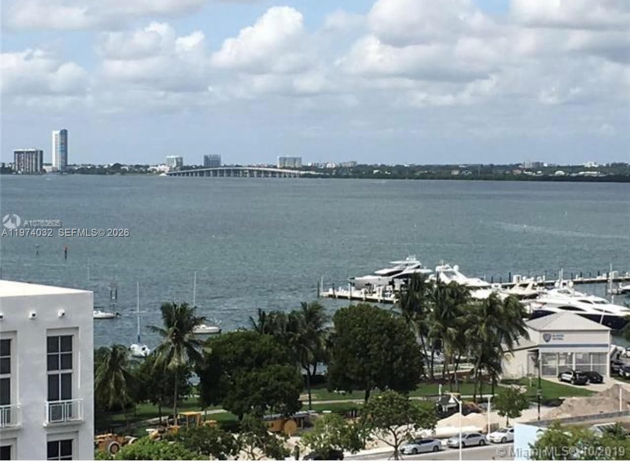 A11974032 — Miami Beach