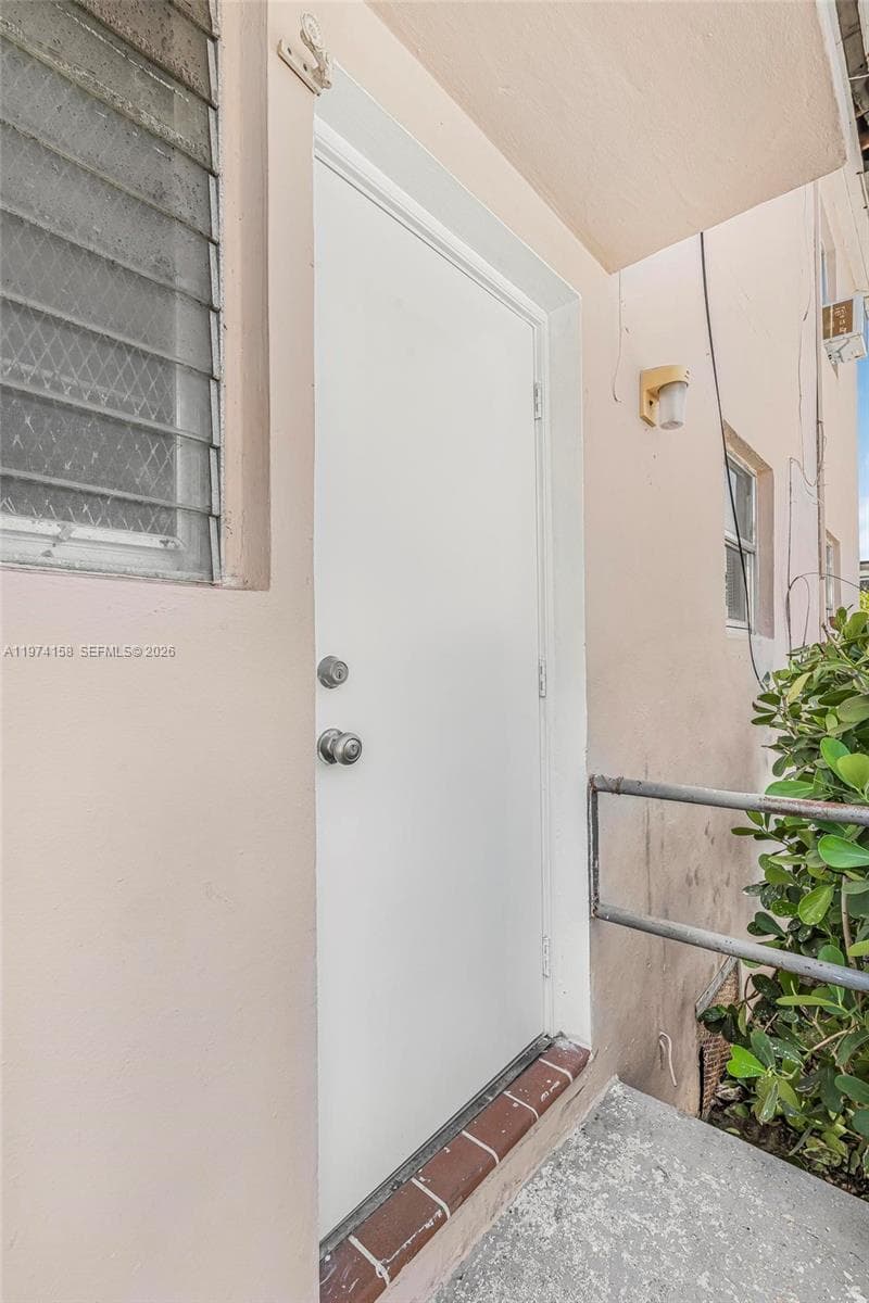 A11974158 — Miami Beach — 17