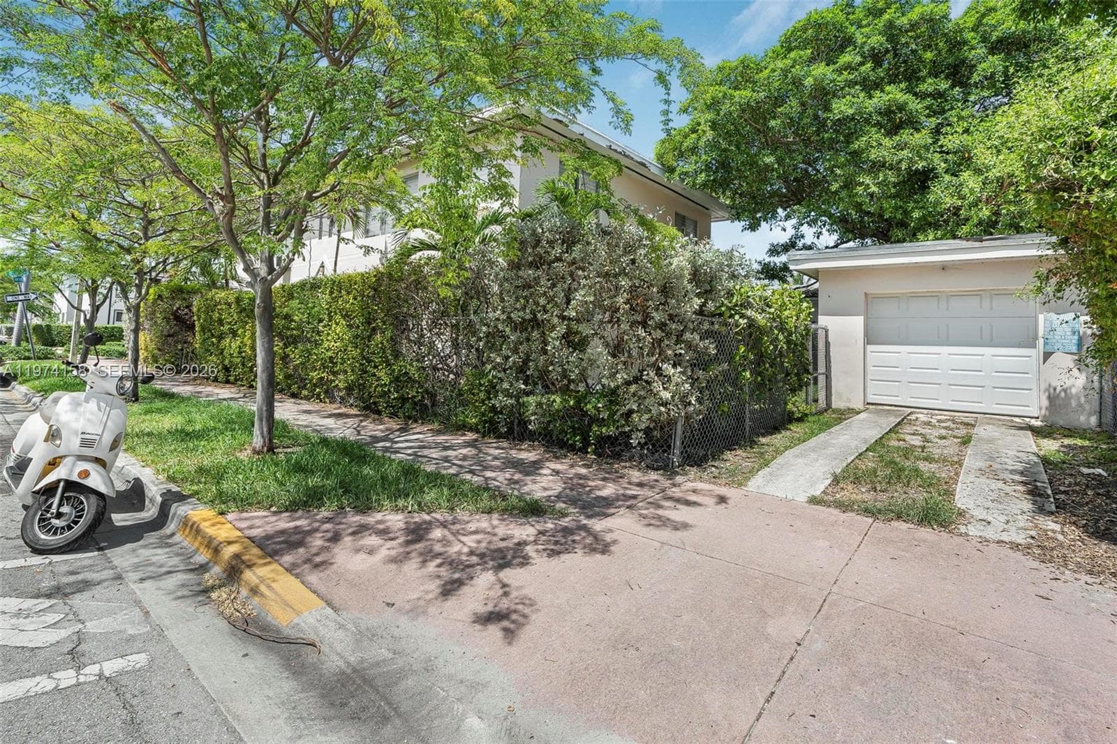A11974158 — Miami Beach — 22