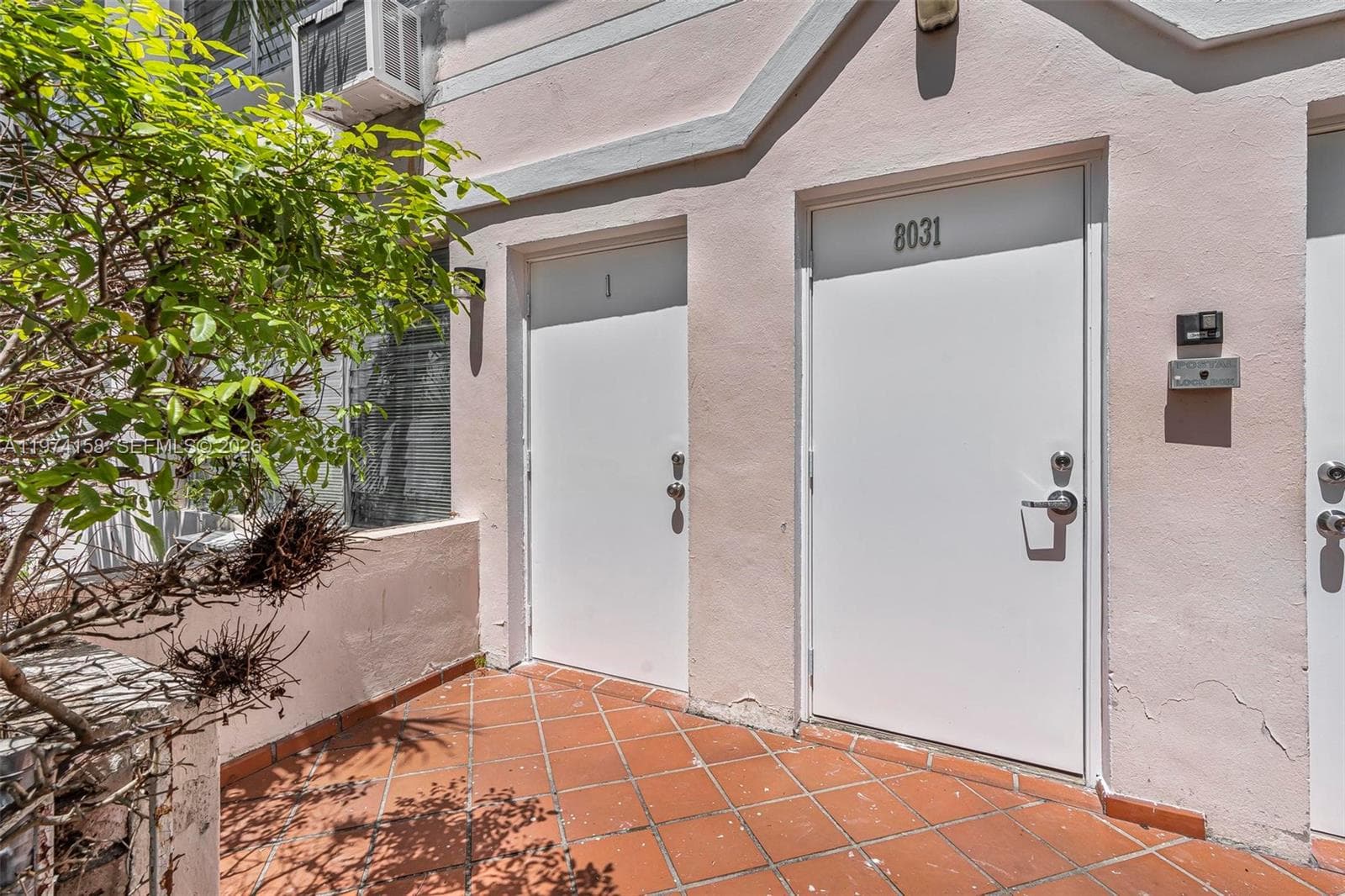 A11974158 — Miami Beach — 19