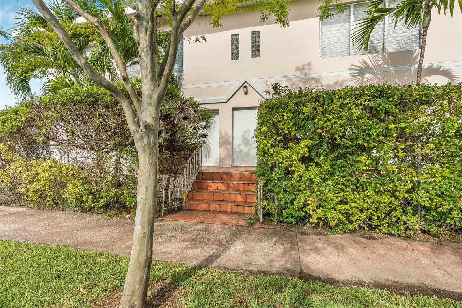 A11974158 — Miami Beach — 25