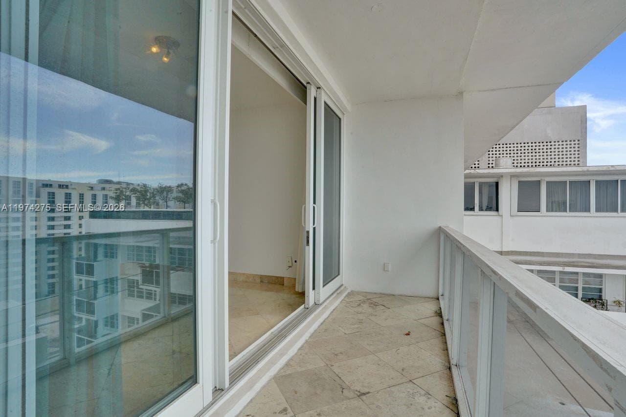 A11974275 — Miami Beach — 41