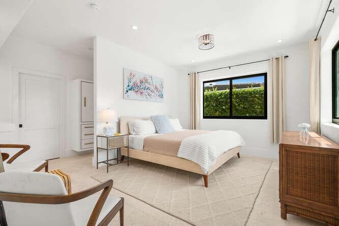 R11167887 — Miami Beach — 17