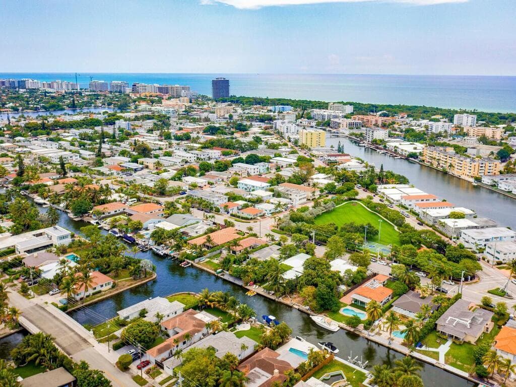 R11167887 — Miami Beach — 36