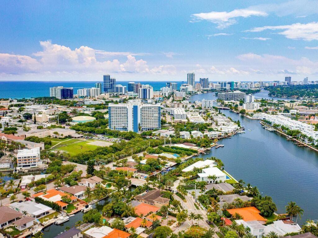 R11167887 — Miami Beach — 35