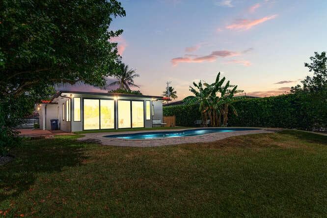 R11167887 — Miami Beach — 39