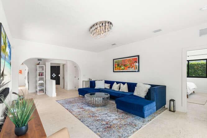 R11167887 — Miami Beach — 4