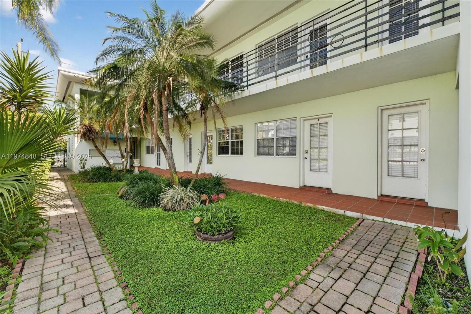 A11974848 — Miami Beach — 28
