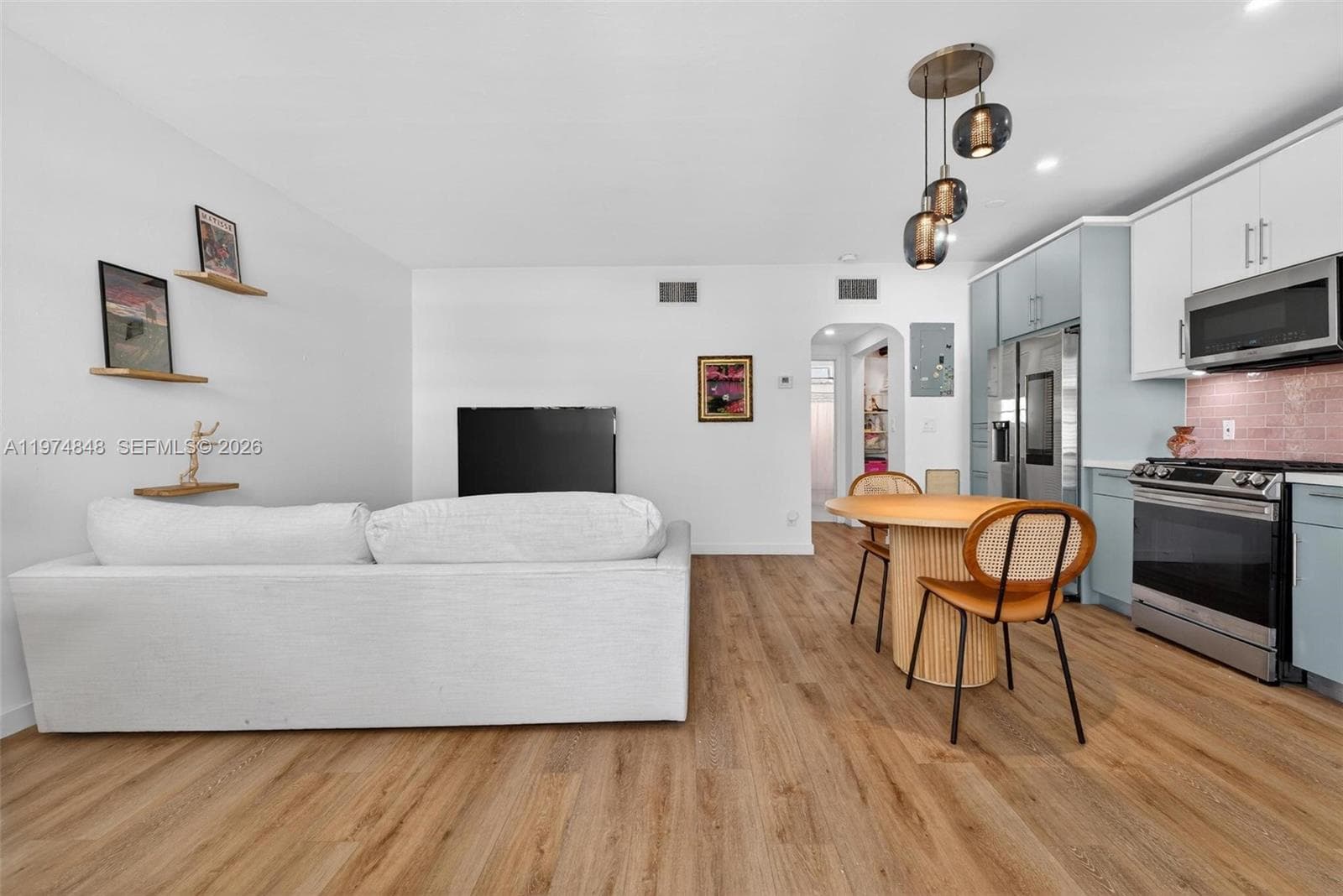 A11974848 — Miami Beach — 11