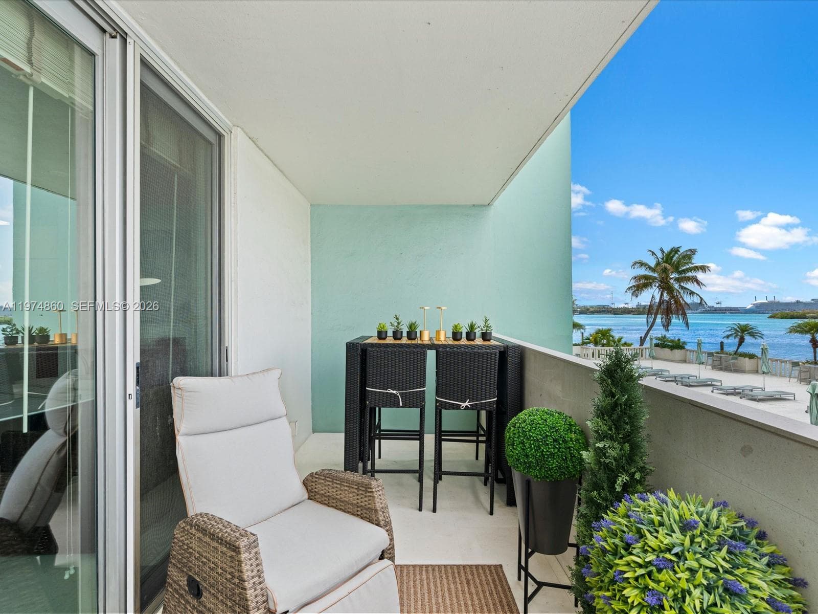 A11974860 — Miami Beach — 11