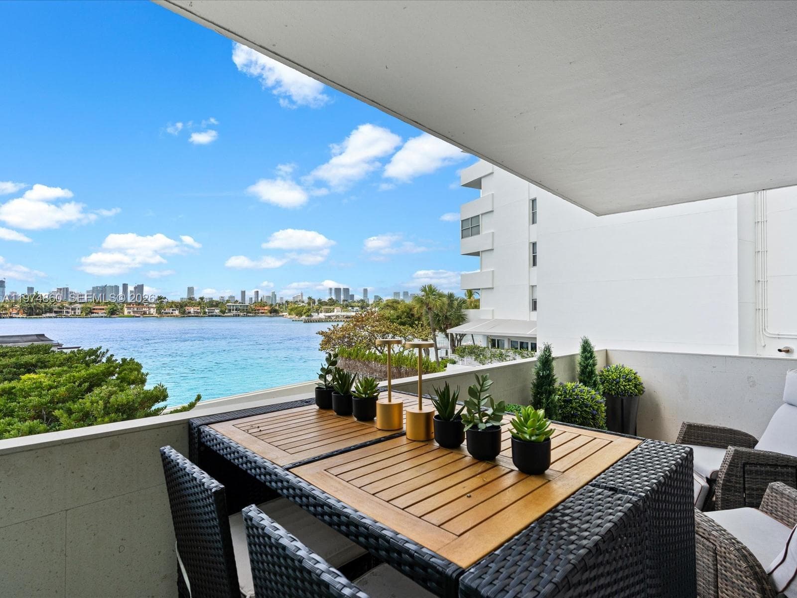 A11974860 — Miami Beach — 25