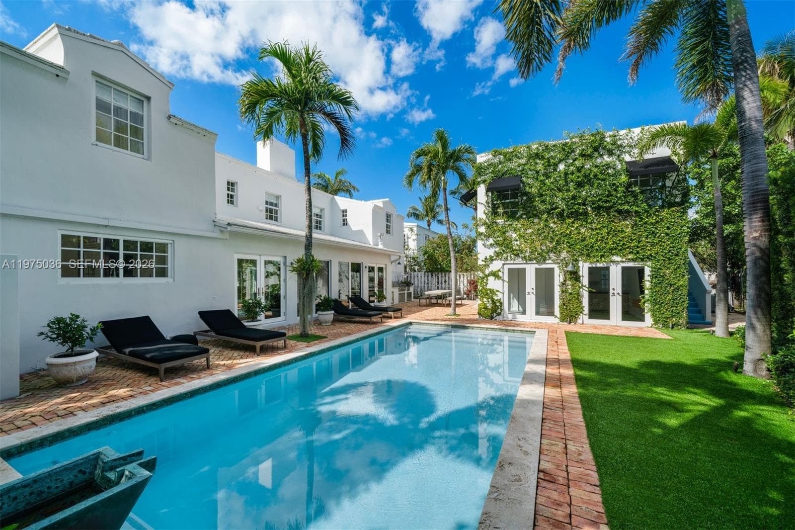 A11975036 — Miami Beach — 42