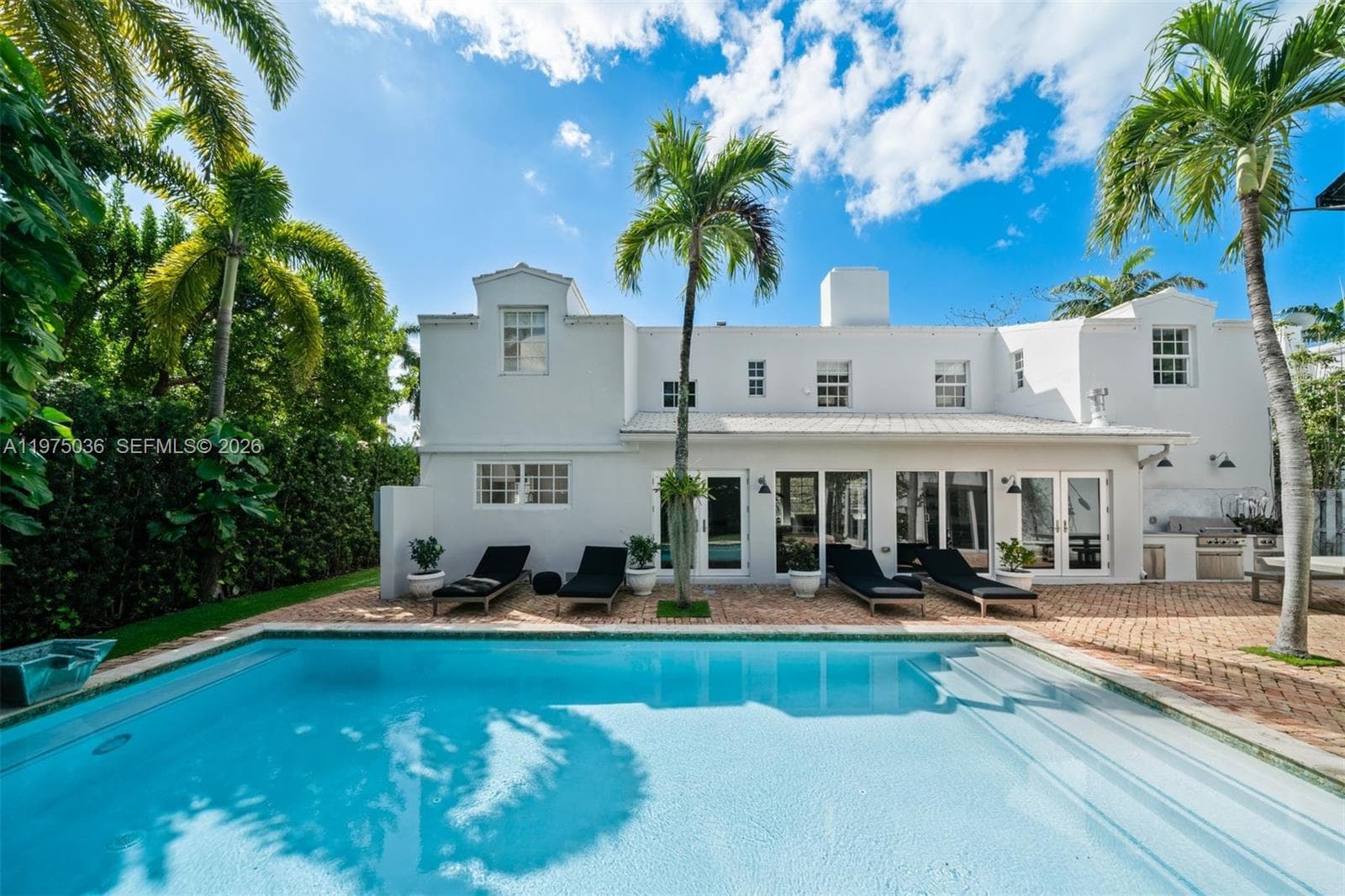 A11975036 — Miami Beach — 41