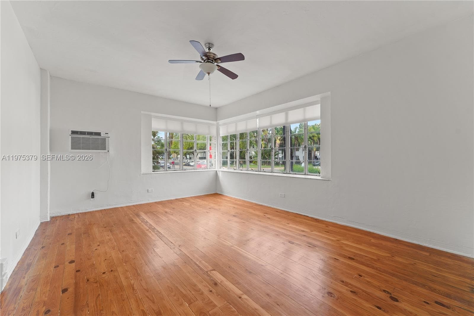 A11975379 — Miami Beach — 8