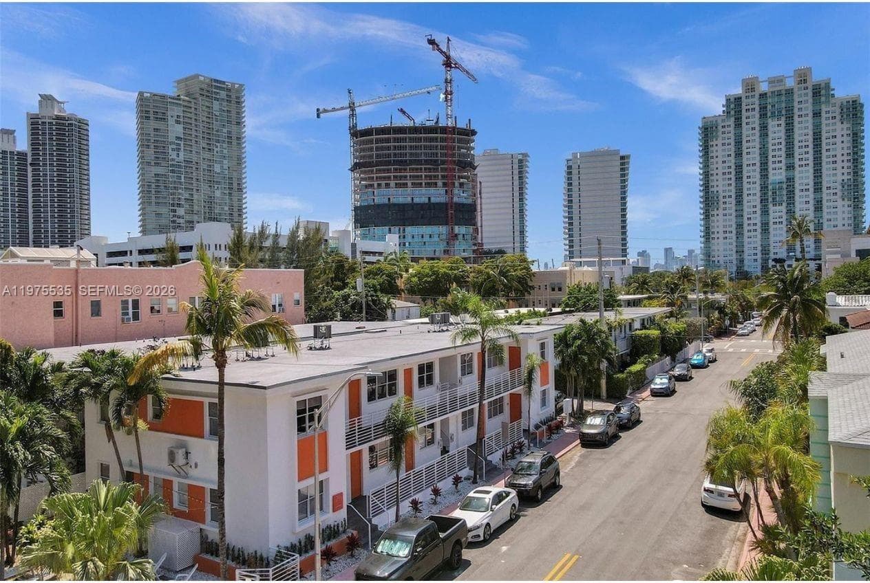 A11975535 — Miami Beach — 13