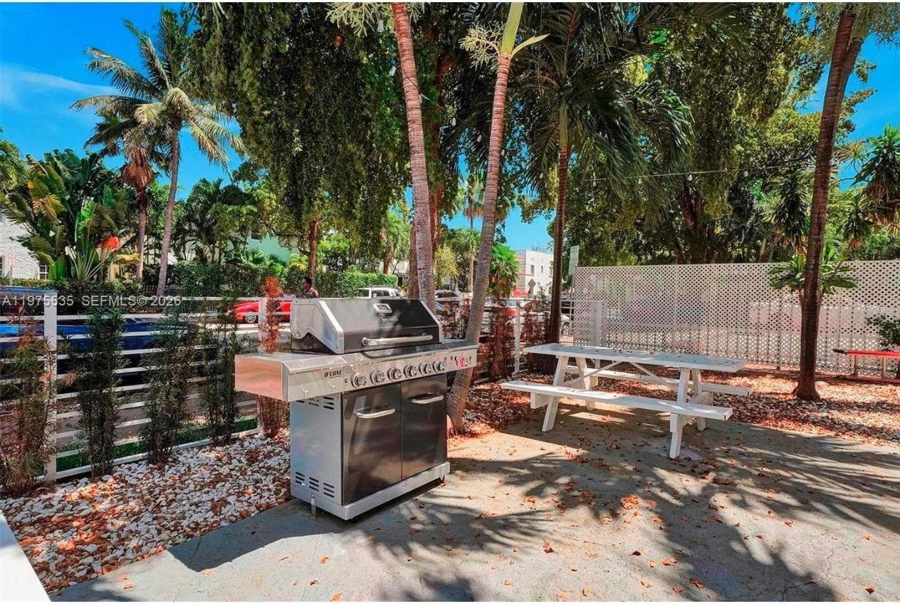 A11975535 — Miami Beach — 22
