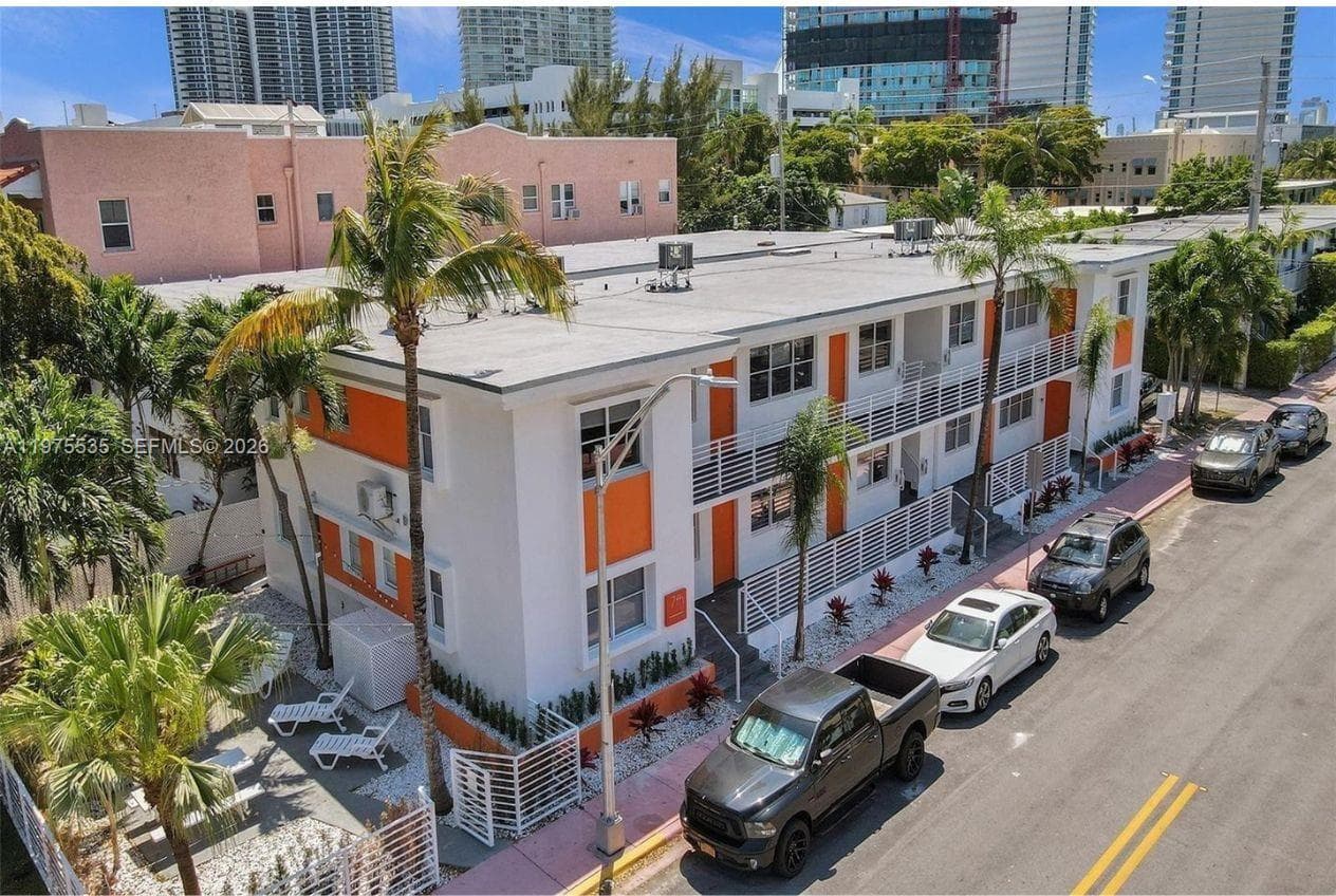 A11975535 — Miami Beach — 3