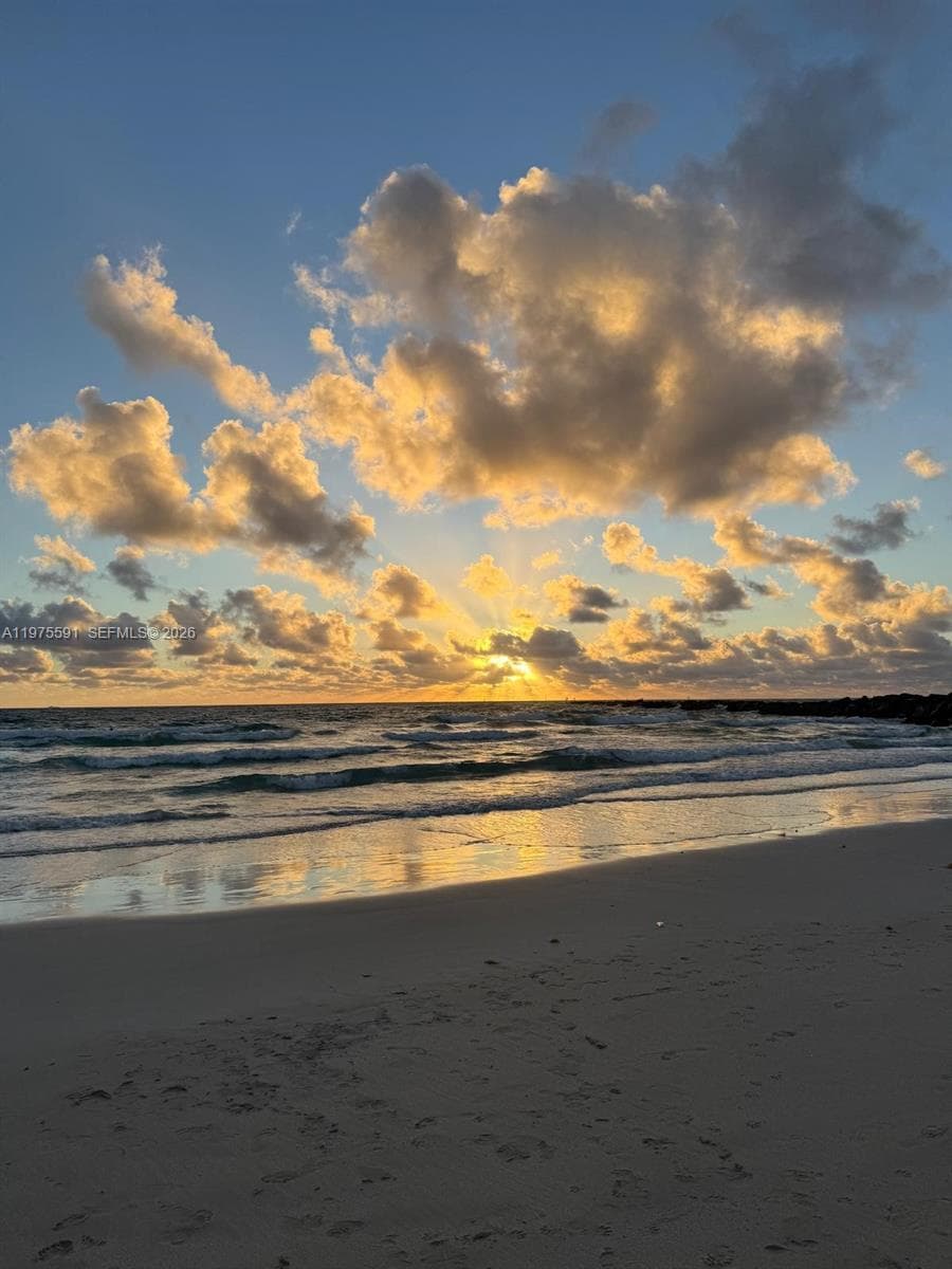 A11975591 — Miami Beach — 3