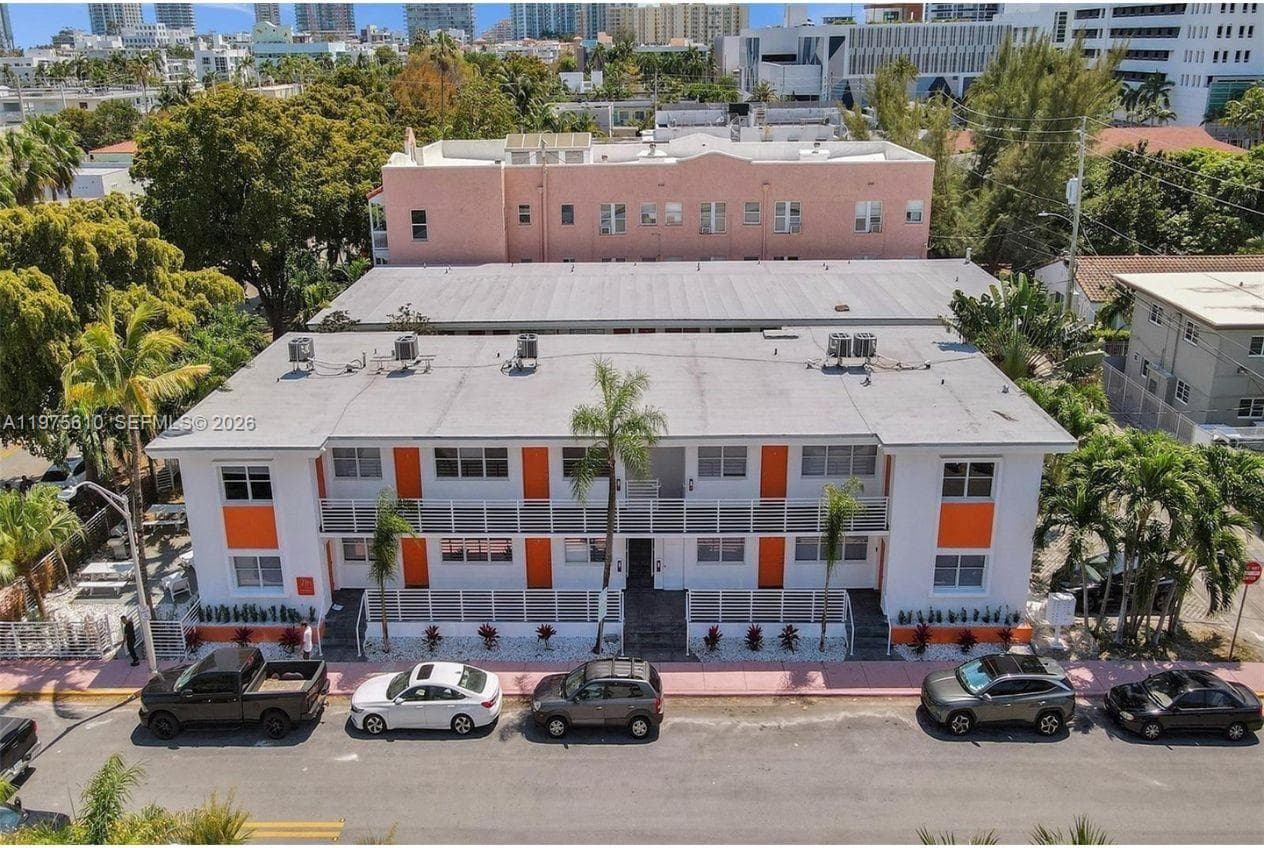 A11975610 — Miami Beach — 2