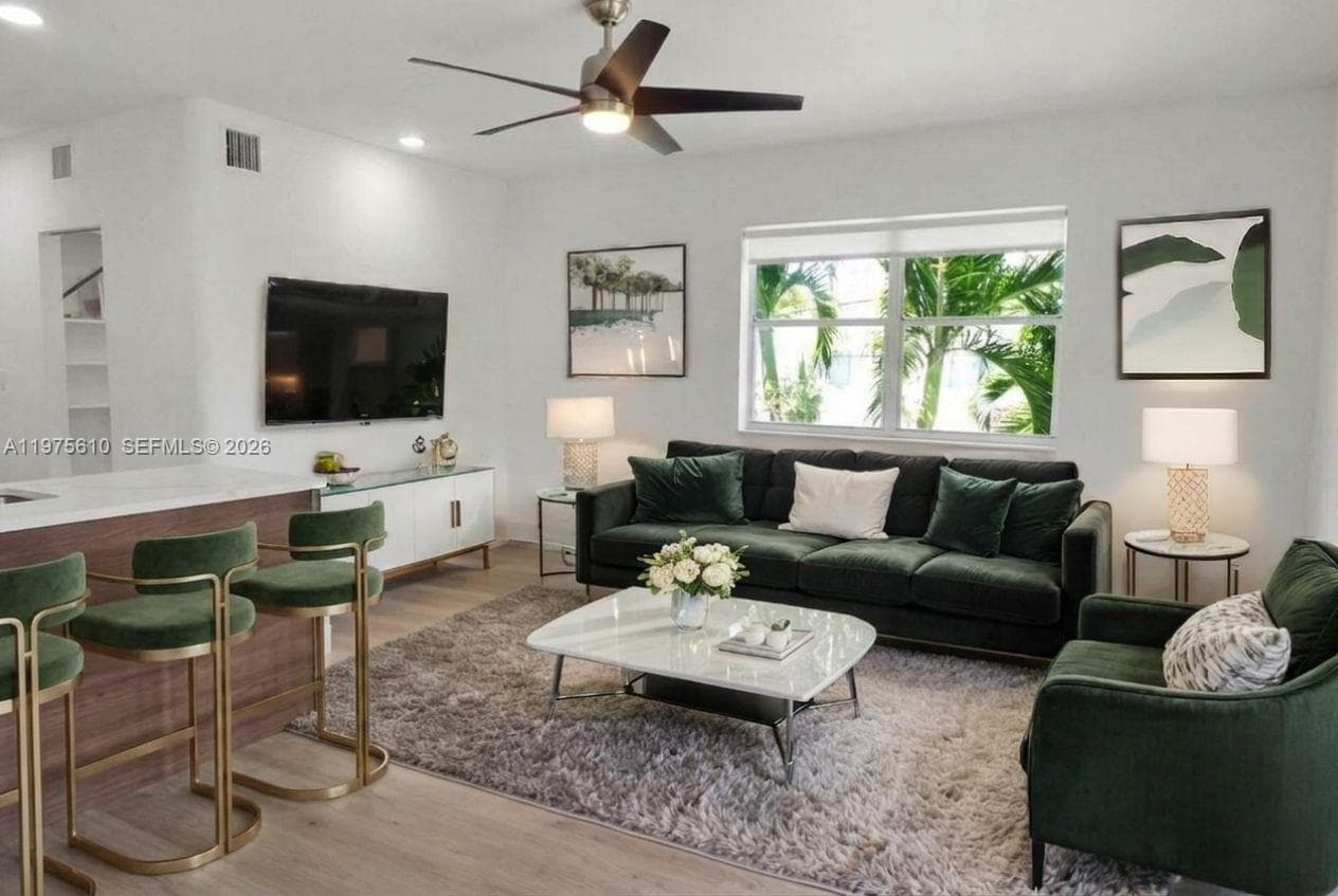 A11975610 — Miami Beach — 9