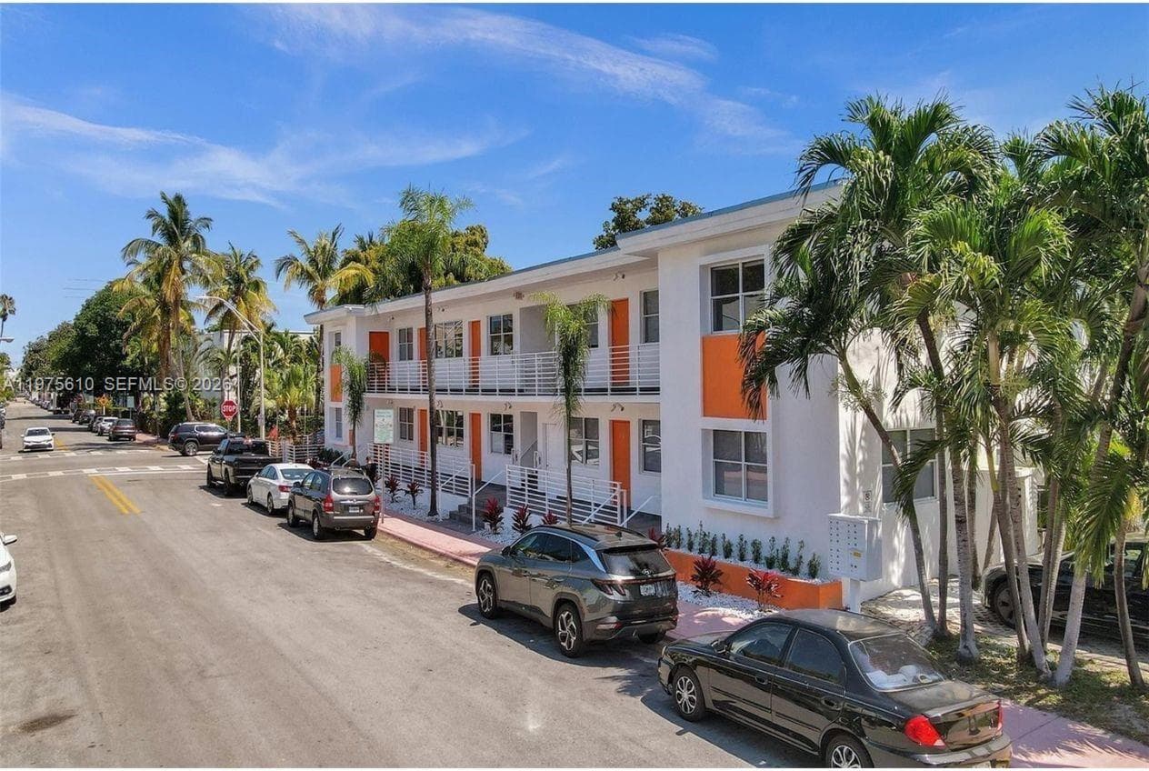 A11975610 — Miami Beach — 14
