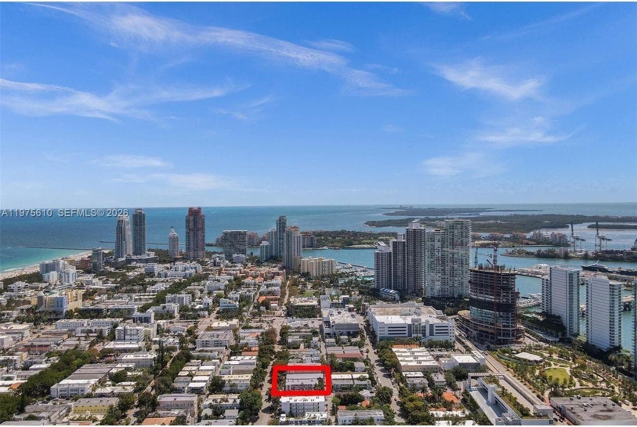 A11975610 — Miami Beach — 15