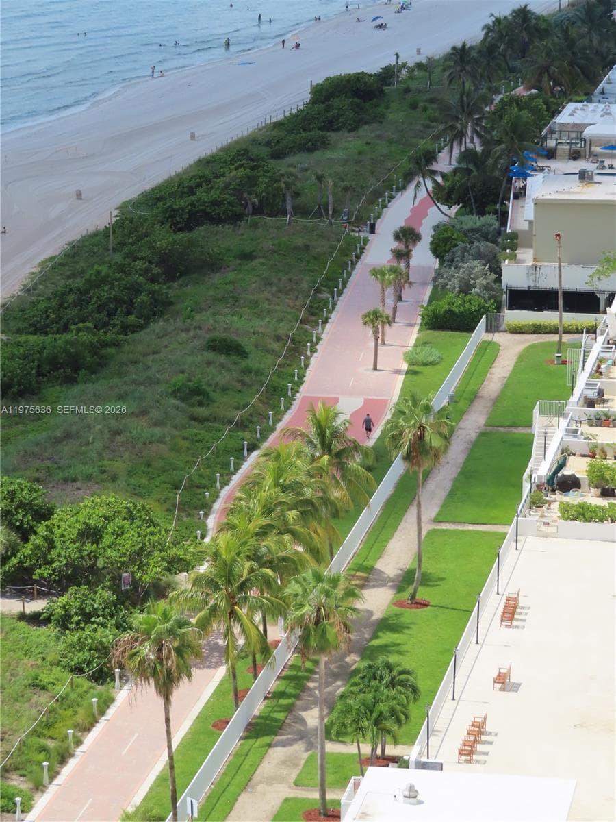 A11975636 — Miami Beach — 46