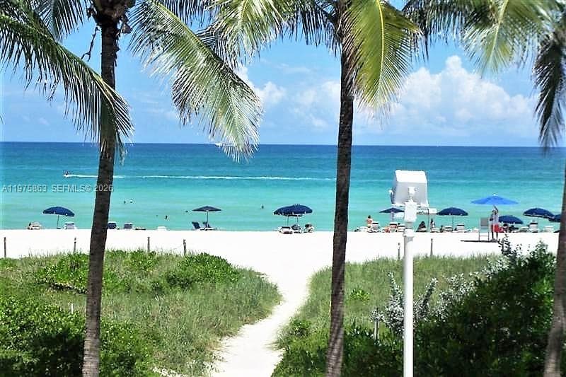 A11975863 — Miami Beach — 29