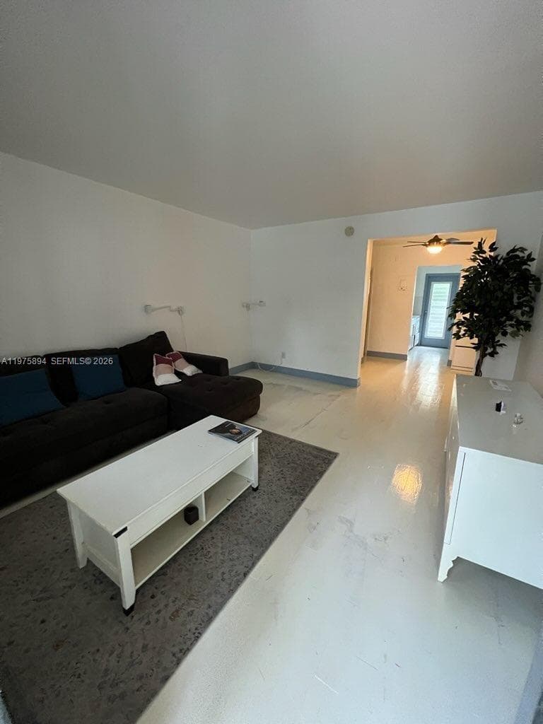 A11975894 — Miami Beach — 4