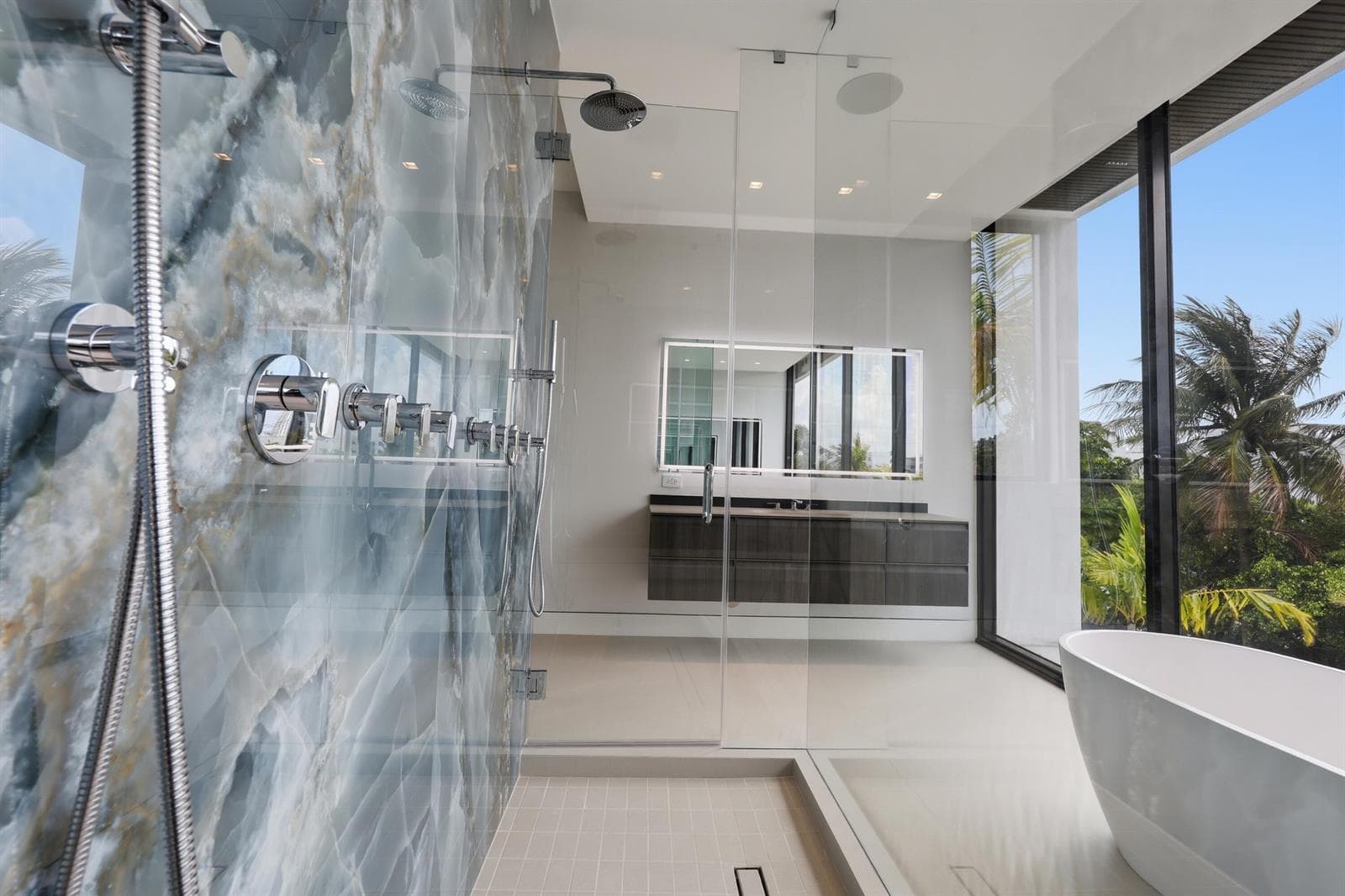 F10555773 — Miami Beach — 27
