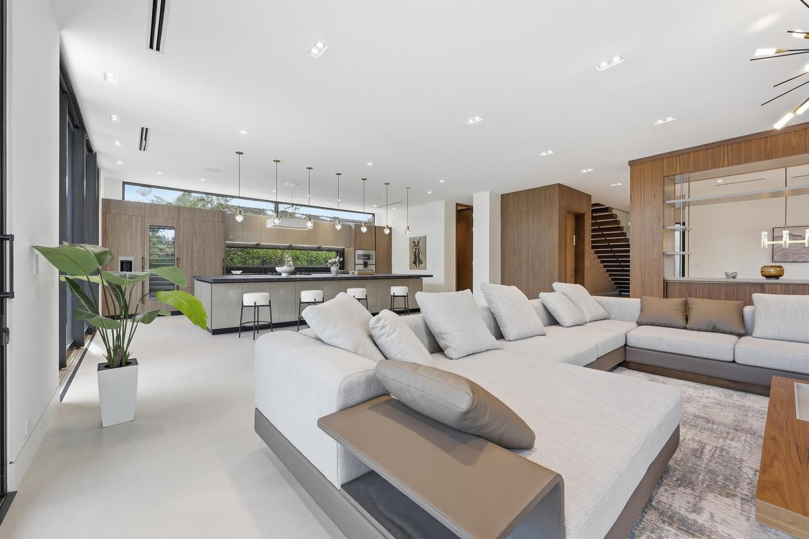 F10555773 — Miami Beach — 17