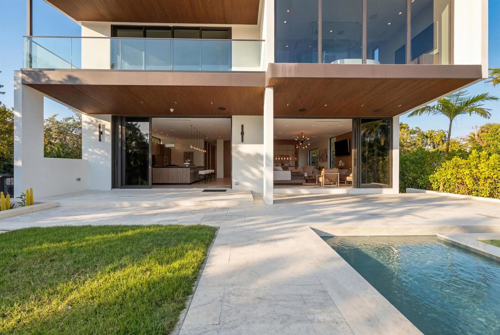 F10555773 — Miami Beach — 3