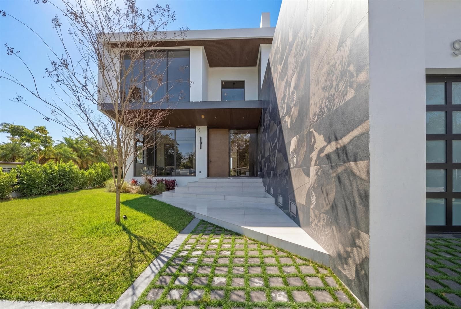 F10555773 — Miami Beach — 36