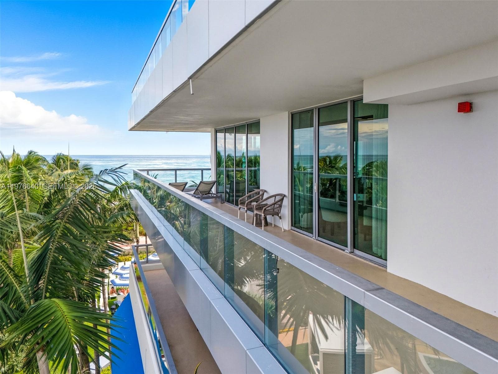 A11976640 — Miami Beach — 25