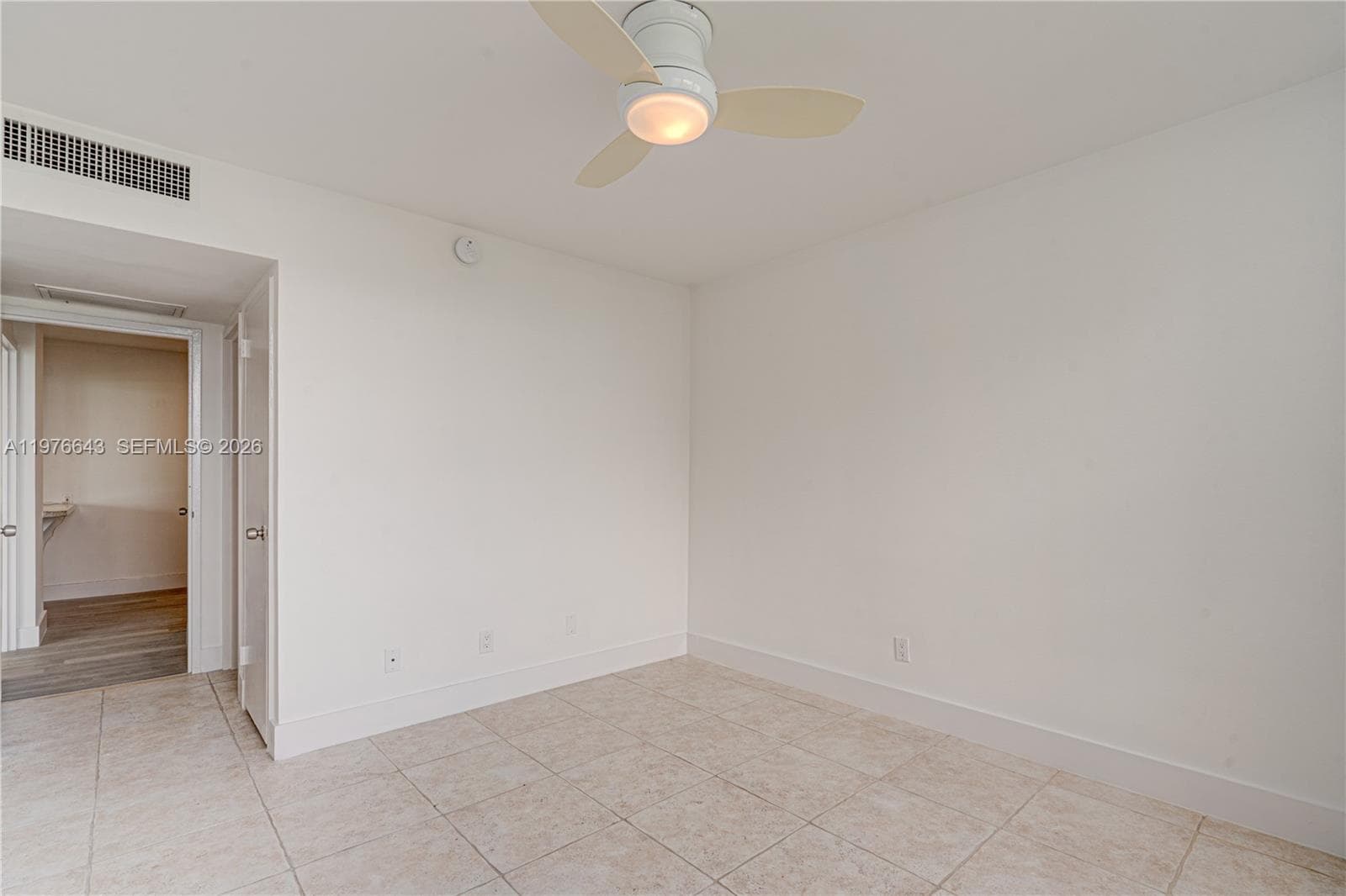 A11976643 — Miami Beach — 27
