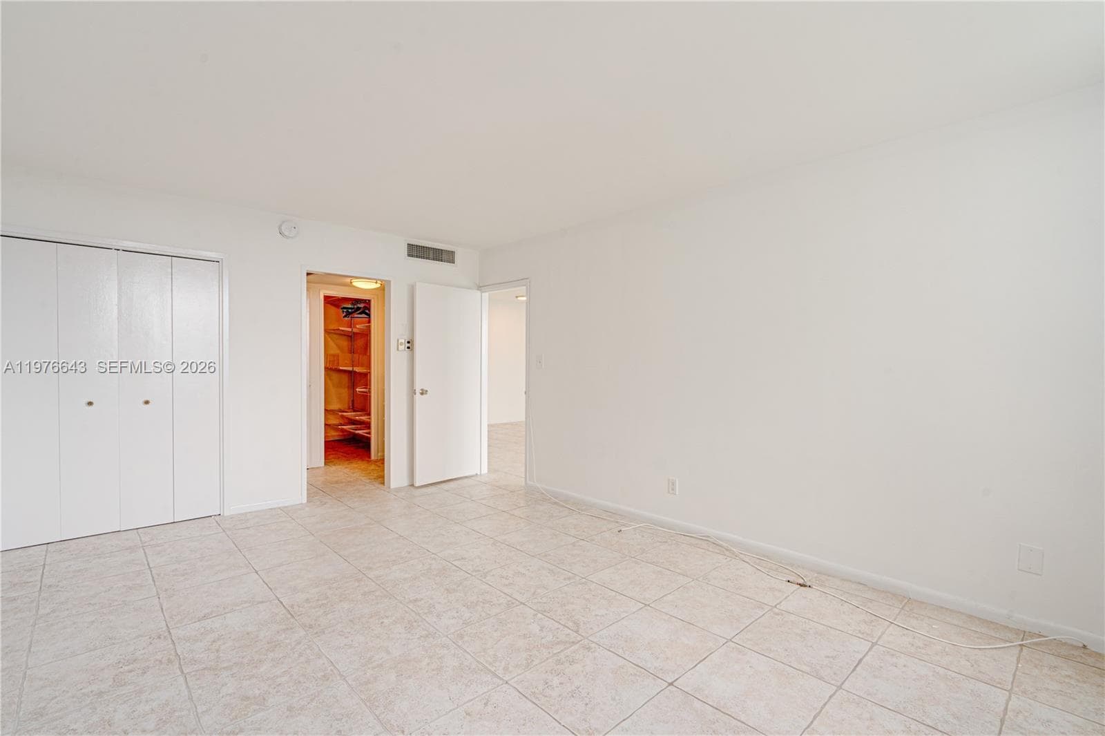 A11976643 — Miami Beach — 16
