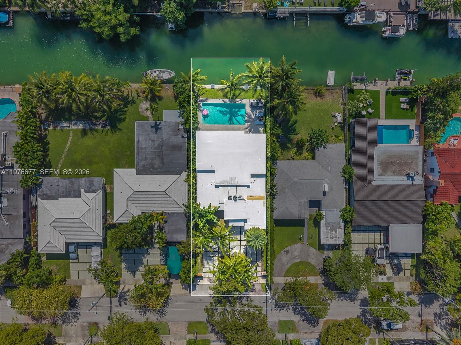 A11976677 — Miami Beach — 21