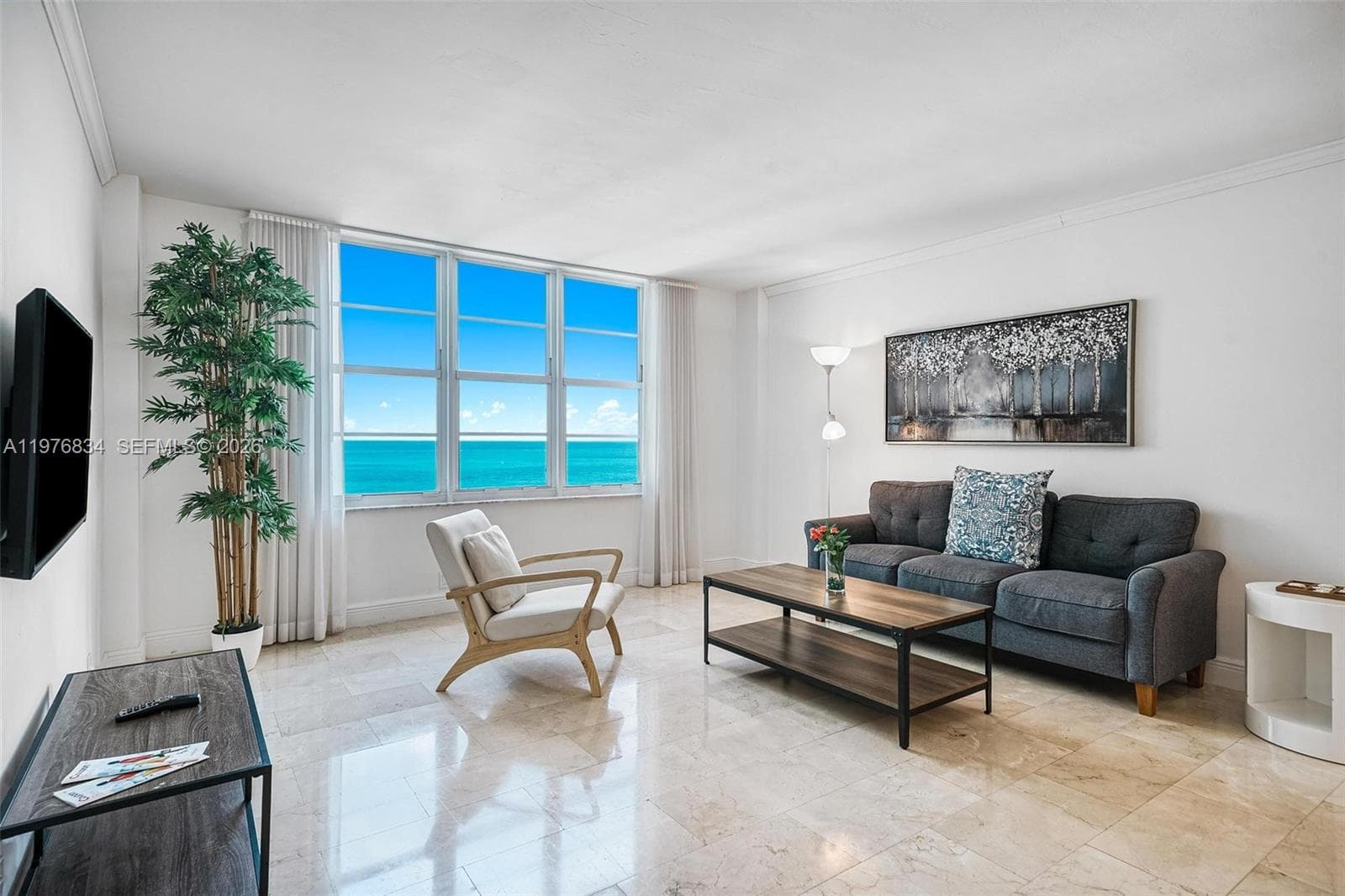 A11976834 — Miami Beach