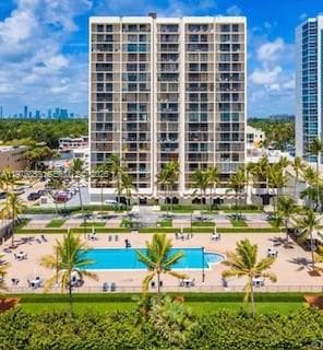 A11976858 — Miami Beach — 15